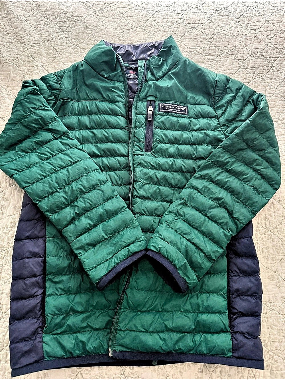 vineyard vines Lightweight Packable Puffer Jacket Green & Navy Medium